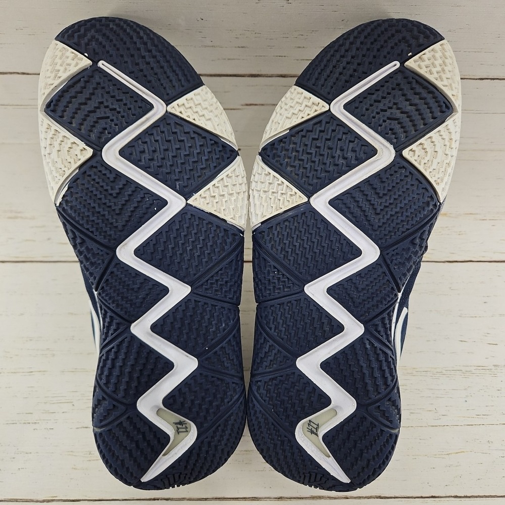 Nike Kyrie 4 Midnight Navy Blue 2018 Size‎ 10.5 Basketball Shoes AV2296-402 - Picture 12 of 14
